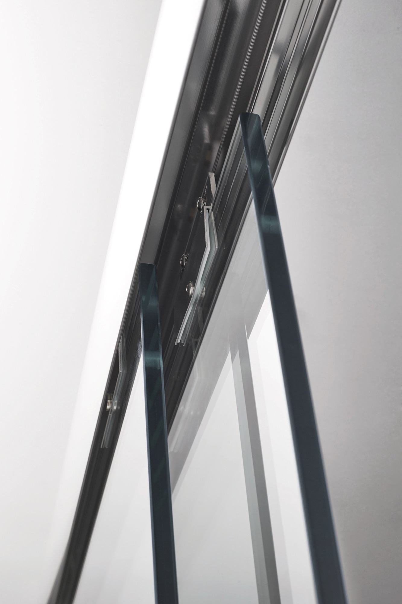 WS10 Series sliding shower door